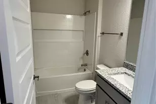 664 Linden Rd, Venice, FL 34293 - Photo 3