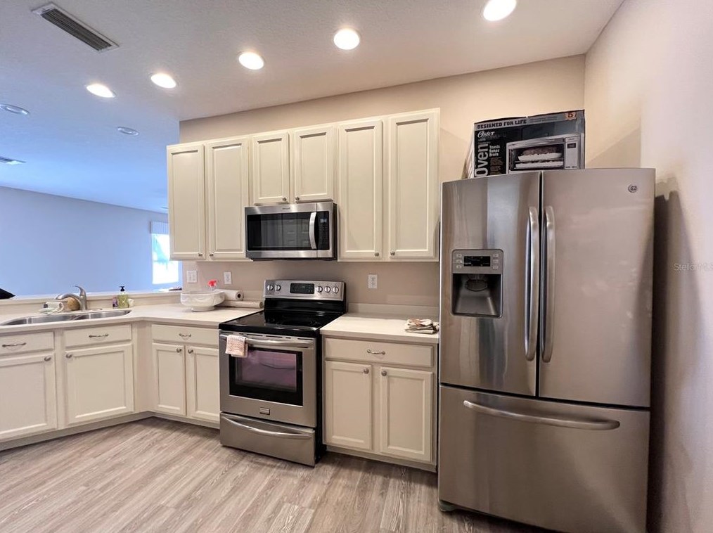 4117 Cascade Falls Dr, Sarasota FL 34243-4284 exterior