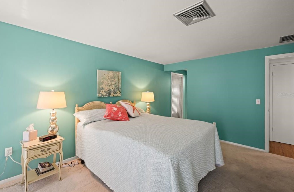 608 Foxworth Ln, Bradenton Beach FL  34217-1221 exterior