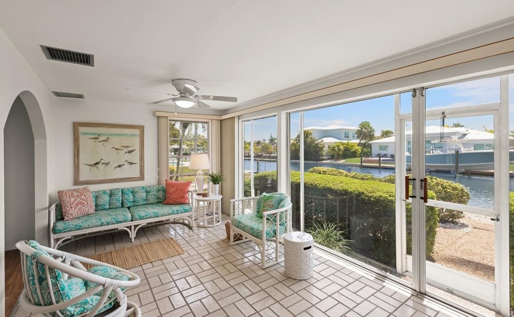 608 Foxworth Ln, Bradenton Beach FL  34217-1221 exterior