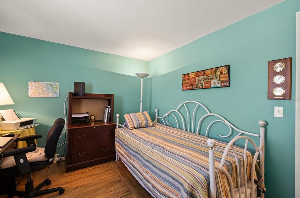 608 Foxworth Ln, Bradenton Beach FL  34217-1221 exterior