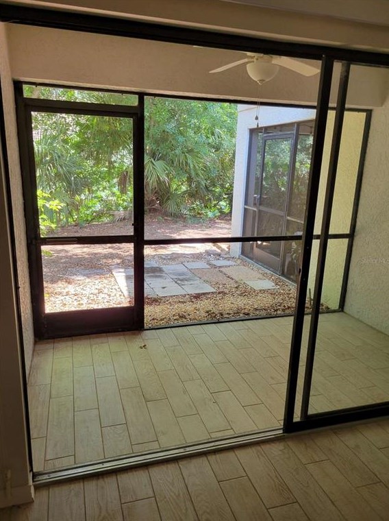 4835 Winslow Beacon, Sarasota FL  34235-7233 exterior