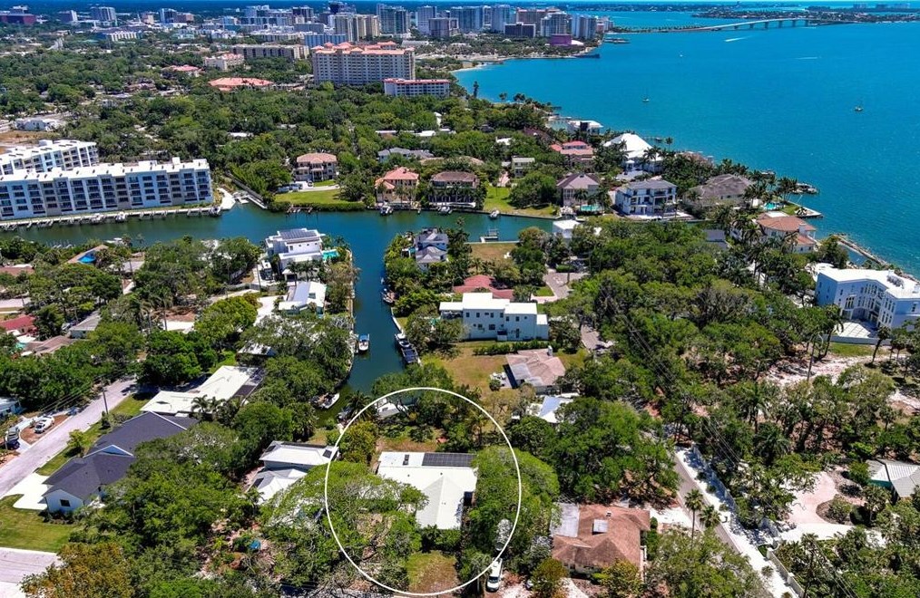 940 Caloosa Dr, Sarasota FL 34234-8322 exterior