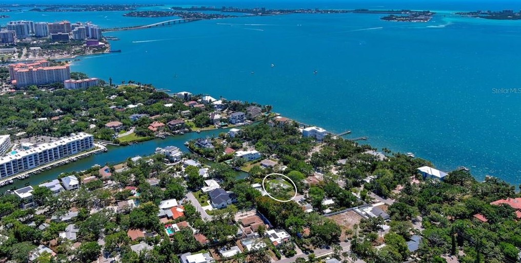 940 Caloosa Dr, Sarasota FL 34234-8322 exterior