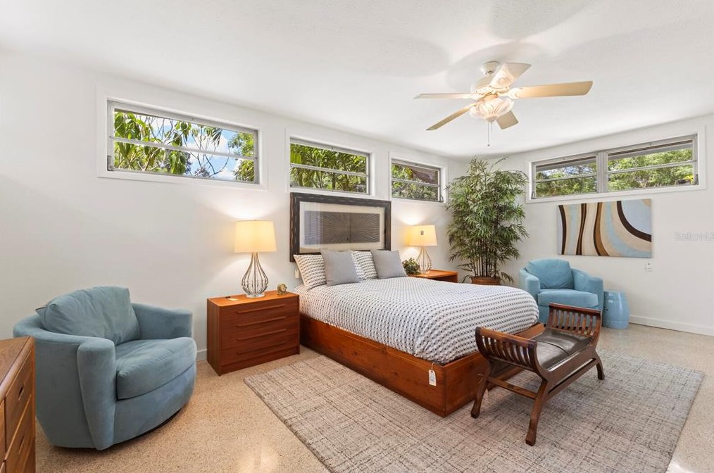 940 Caloosa Dr, Sarasota FL 34234-8322 exterior