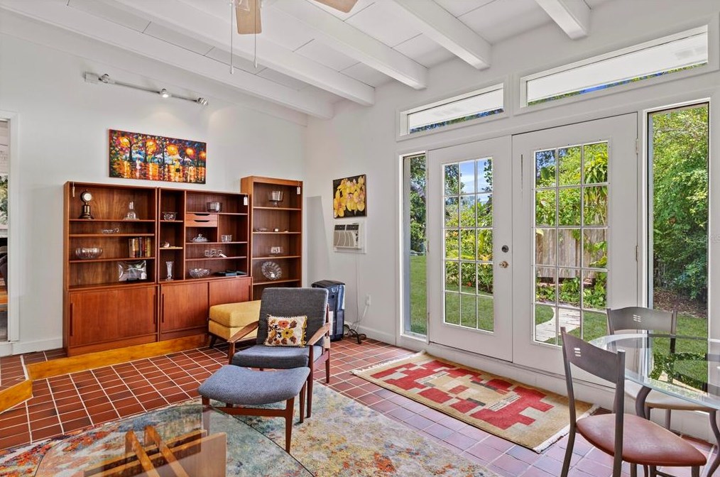 940 Caloosa Dr, Sarasota FL 34234-8322 exterior