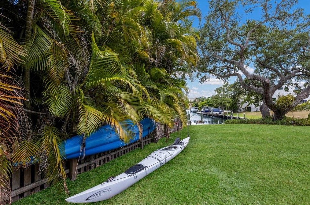 940 Caloosa Dr, Sarasota FL 34234-8322 exterior