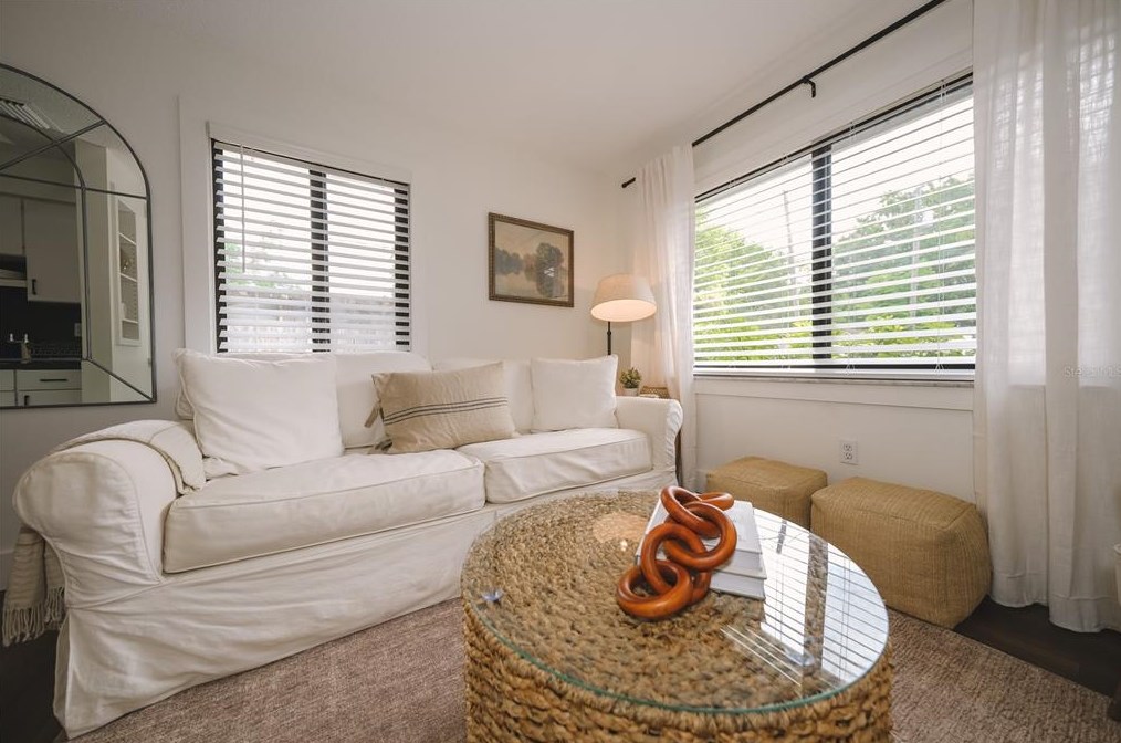 4446 Flatbush Ave, Sarasota FL  34233-1903 exterior