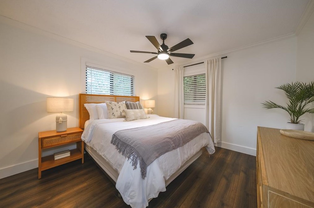 4446 Flatbush Ave, Sarasota FL  34233-1903 exterior