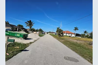 1927 NE 18th Place, Cape Coral, FL 33909 - Photo 7