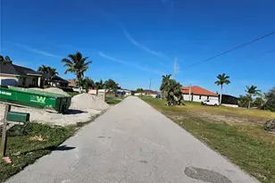 1927 NE 18th Pl, Cape Coral, FL 33909 - Photo 7