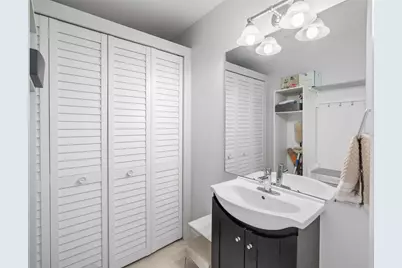 750 N Tamiami Trail #1115, Sarasota, FL 34236 - Photo 17