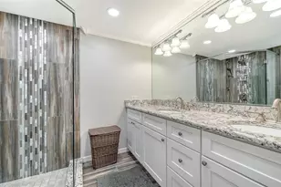 100 Sands Point Rd, Longboat Key, FL 34228 - Photo 21