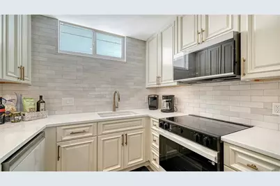 100 Sands Point Road #324, Longboat Key, FL 34228 - Photo 17