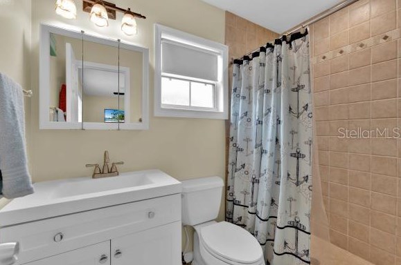 3733 Feather Dr, Lakeland FL 33812-4127 exterior