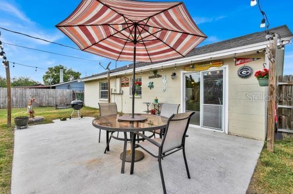 3733 Feather Dr, Lakeland FL 33812-4127 exterior