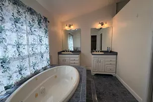 2025 Amanda Dr, Sarasota, FL 34232 - Photo 21