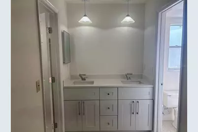 2025 Amanda Drive, Sarasota, FL 34232 - Photo 15