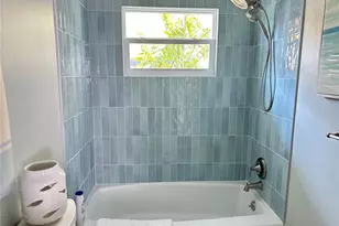 1723 Stanford Ln, Sarasota, FL 34231 - Photo 29