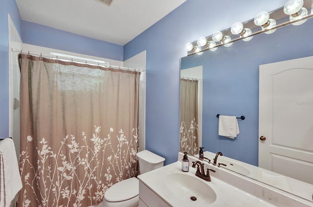 4416 Golden Lk Dr, Sarasota FL  34233-1978 exterior