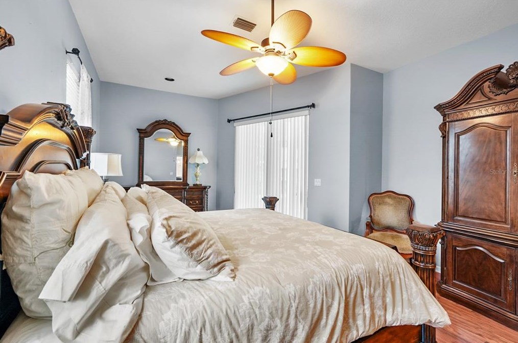 4416 Golden Lk Dr, Sarasota FL  34233-1978 exterior