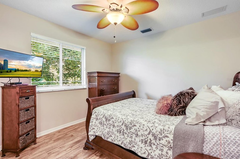 4416 Golden Lk Dr, Sarasota FL  34233-1978 exterior