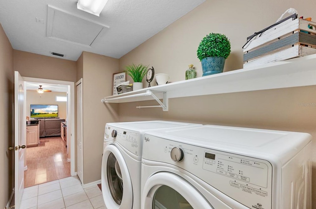 4416 Golden Lk Dr, Sarasota FL  34233-1978 exterior