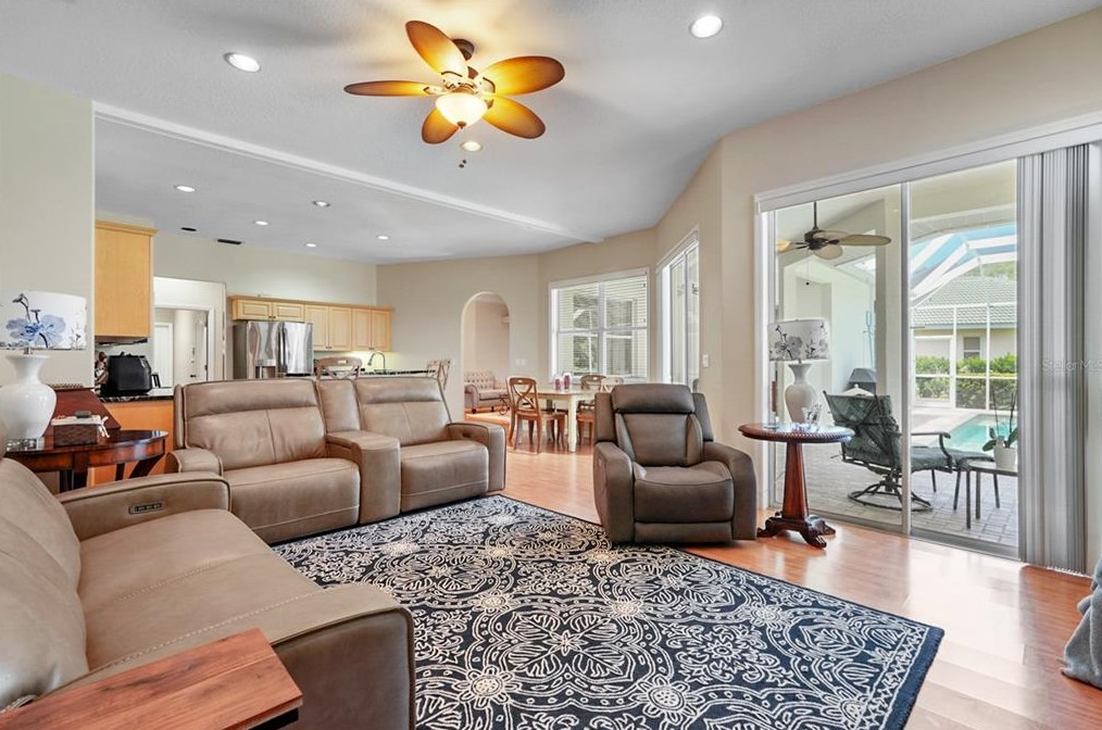 4416 Golden Lk Dr, Sarasota FL  34233-1978 exterior