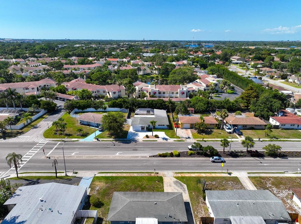 3007 Bayshore Gdn Pkwy, Bradenton FL  34207-4337 exterior