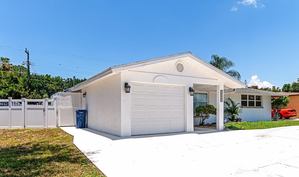 3007 Bayshore Gdn Pkwy, Bradenton FL  34207-4337 exterior