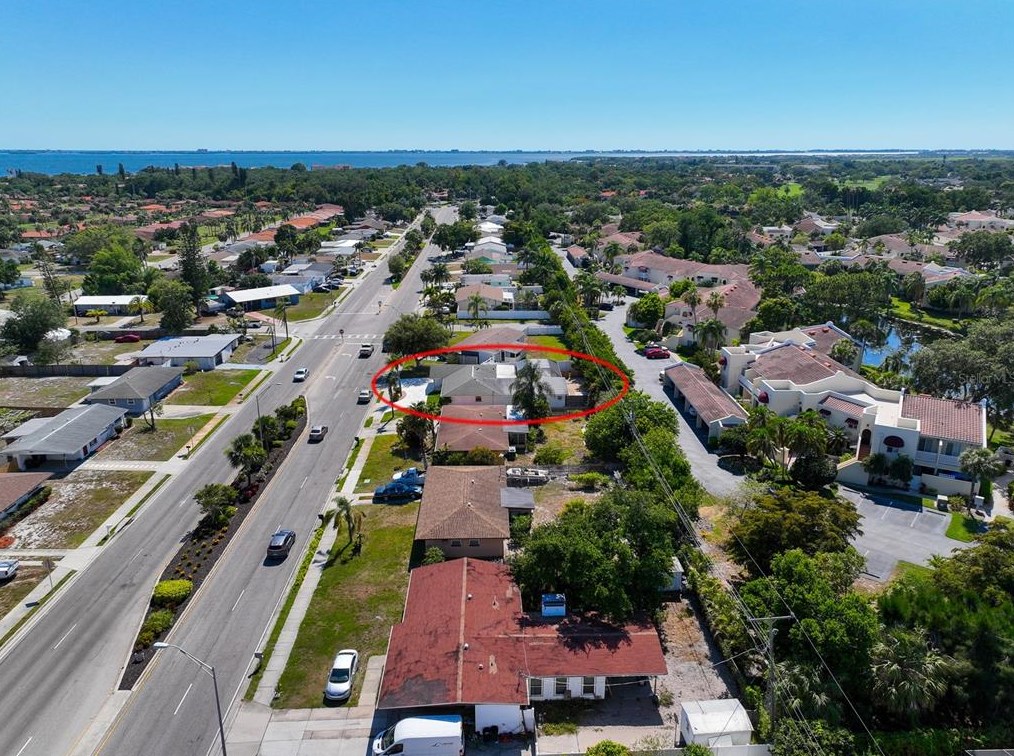 3007 Bayshore Gdn Pkwy, Bradenton FL  34207-4337 exterior