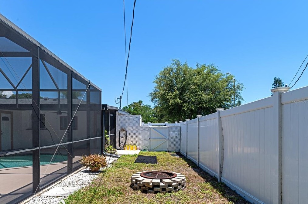 3007 Bayshore Gdn Pkwy, Bradenton FL  34207-4337 exterior