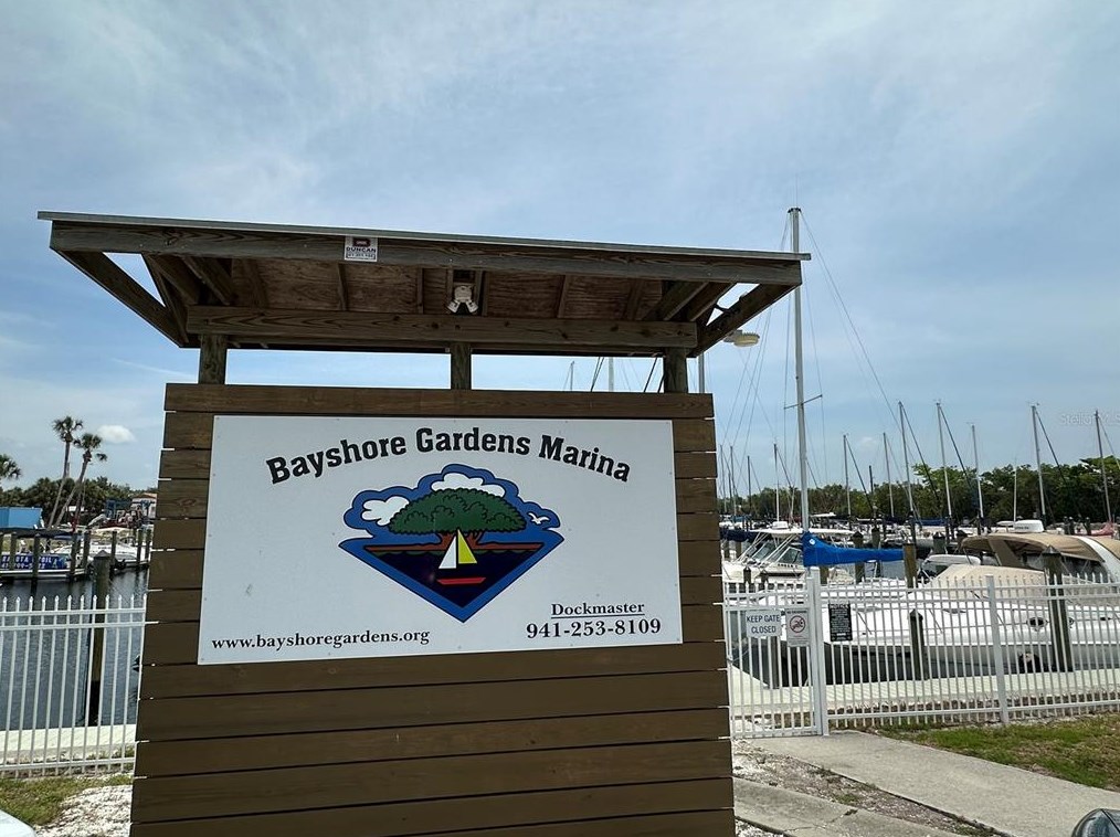 3007 Bayshore Gdn Pkwy, Bradenton FL  34207-4337 exterior