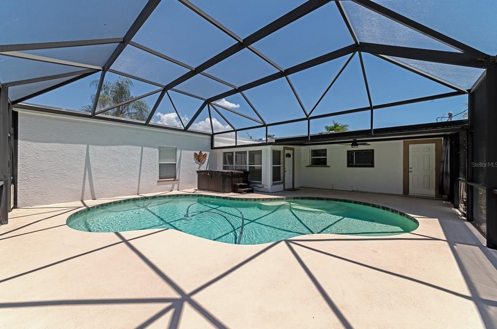 3007 Bayshore Gdn Pkwy, Bradenton FL  34207-4337 exterior