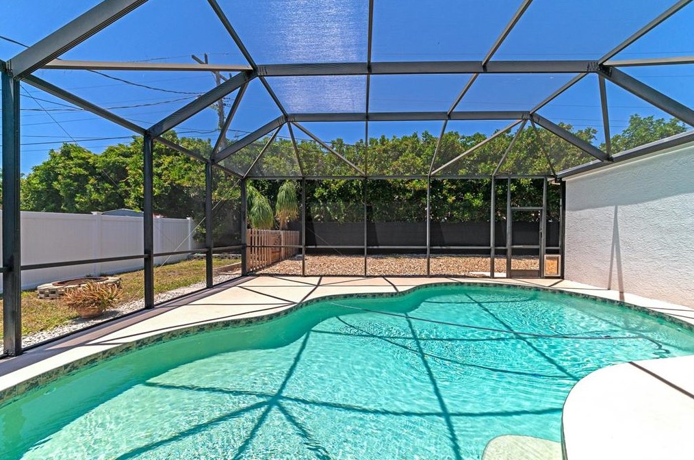 3007 Bayshore Gdn Pkwy, Bradenton FL  34207-4337 exterior