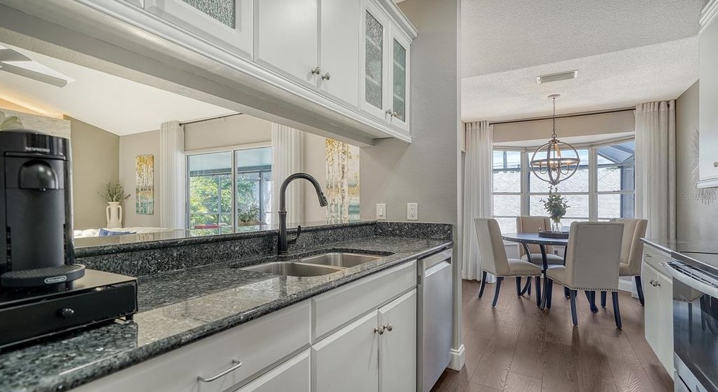 2453 Briar Oak Cir, Sarasota FL  34232-6128 exterior