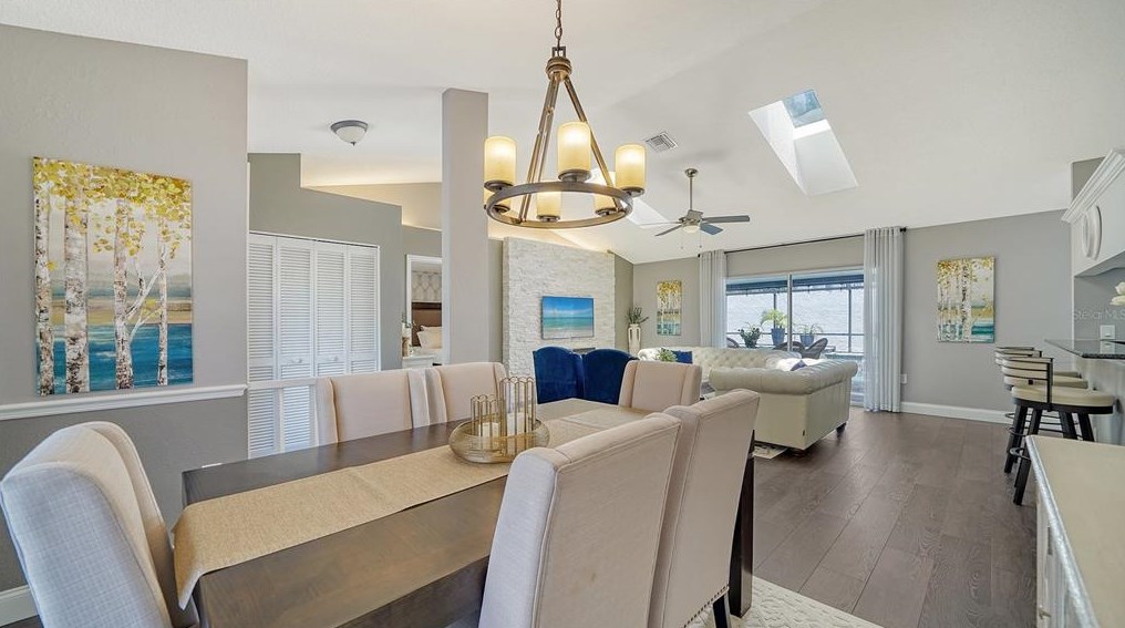 2453 Briar Oak Cir, Sarasota FL  34232-6128 exterior