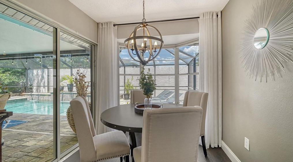 2453 Briar Oak Cir, Sarasota FL  34232-6128 exterior