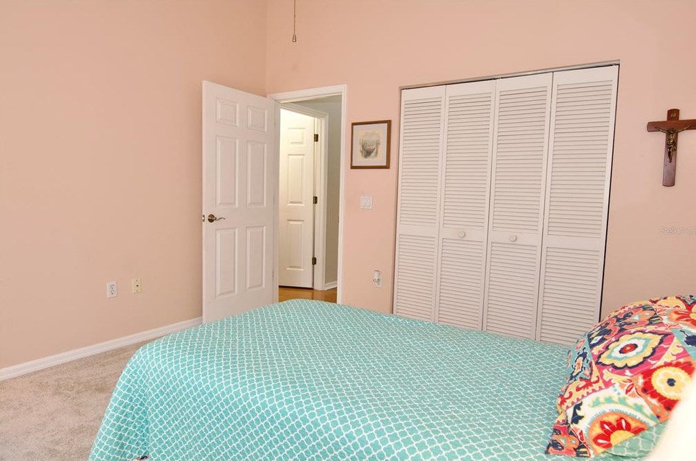 4912 Linsey Ct, Sarasota FL 34243-4556 exterior