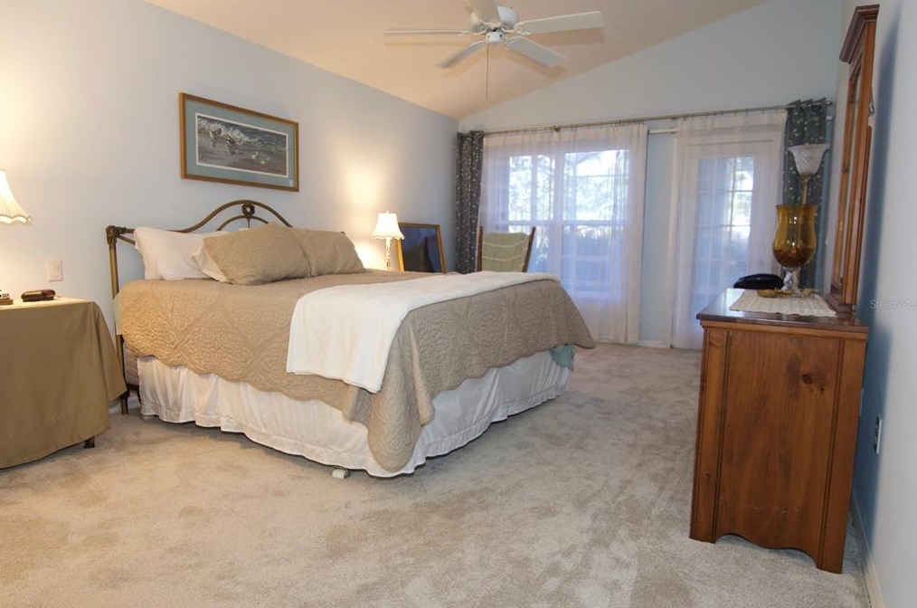 4912 Linsey Ct, Sarasota FL 34243-4556 exterior