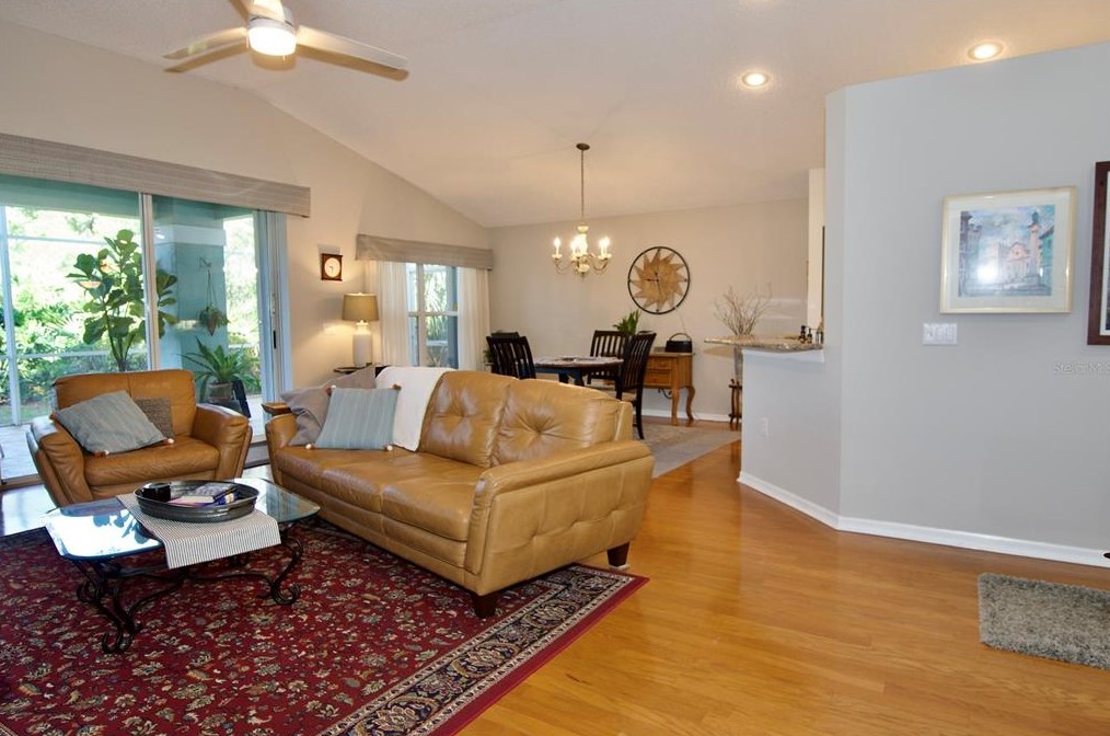 4912 Linsey Ct, Sarasota FL 34243-4556 exterior