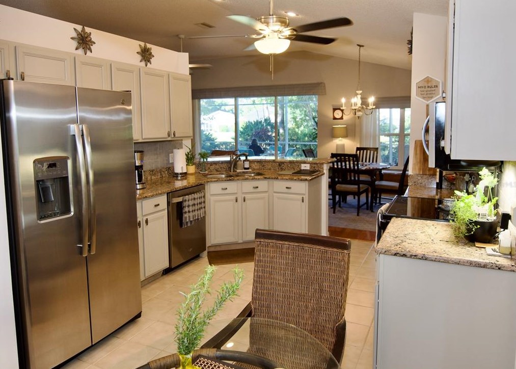 4912 Linsey Ct, Sarasota FL 34243-4556 exterior