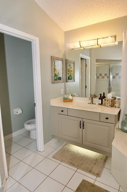 4912 Linsey Ct, Sarasota FL 34243-4556 exterior