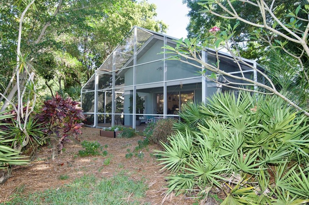 4912 Linsey Ct, Sarasota FL 34243-4556 exterior