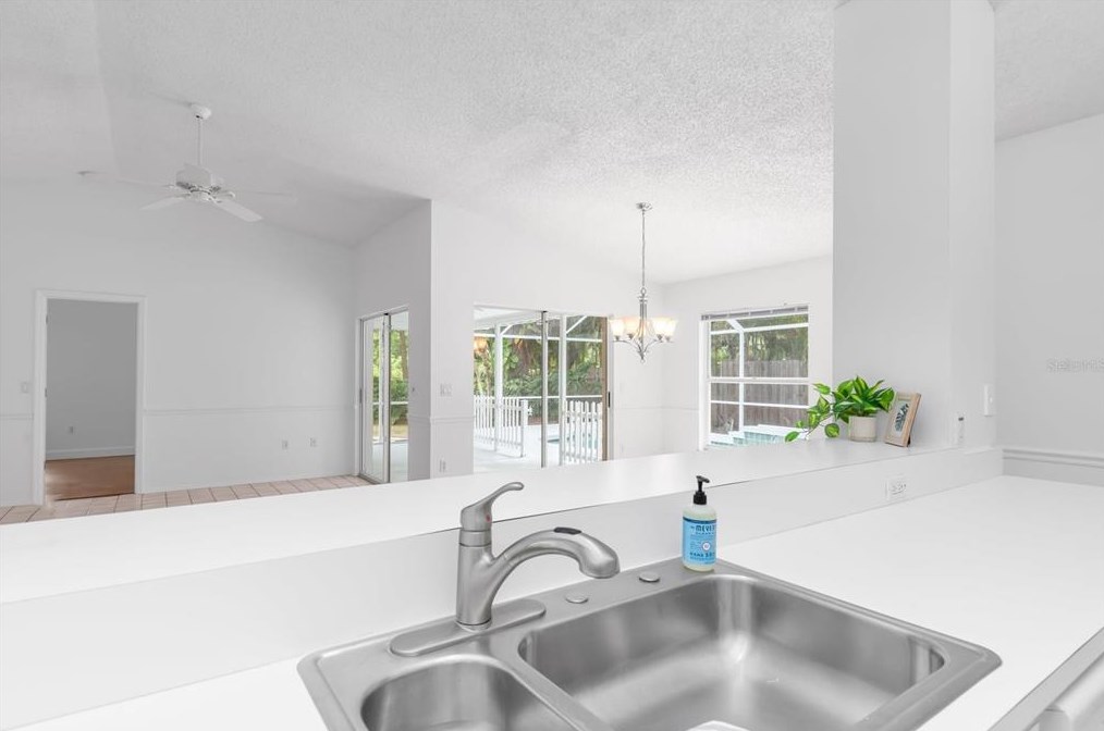 5629 Wilde Oak Way, Sarasota FL  34232-6611 exterior