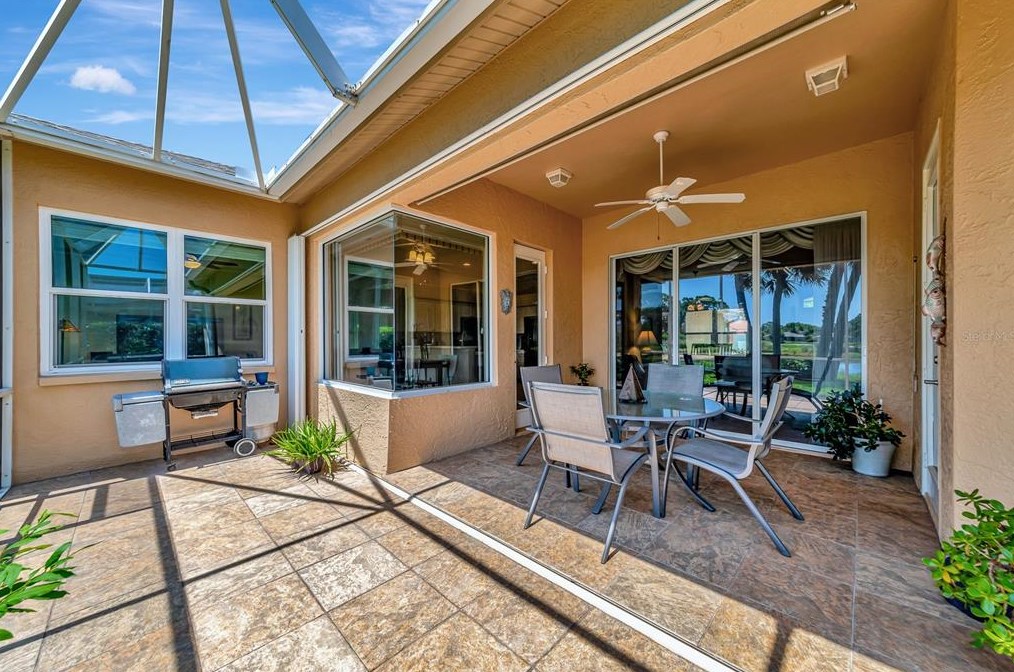 7348 Featherstone Blvd, Sarasota FL 34238-4394 exterior