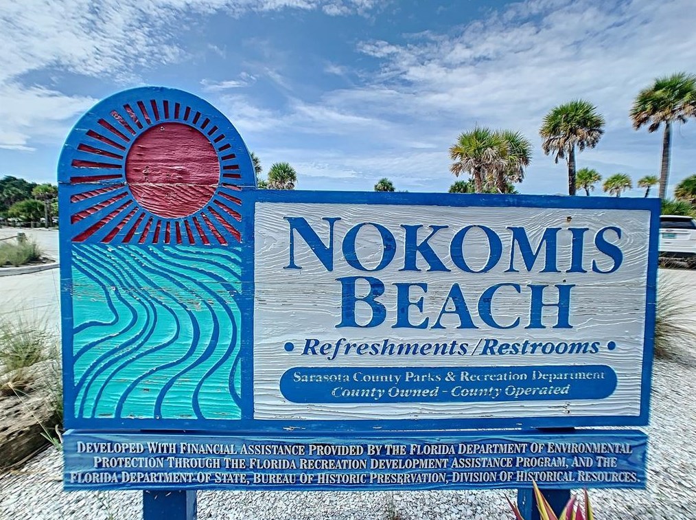 7348 Featherstone Blvd, Sarasota FL 34238-4394 exterior