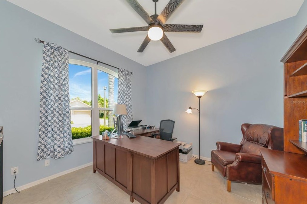 7348 Featherstone Blvd, Sarasota FL 34238-4394 exterior