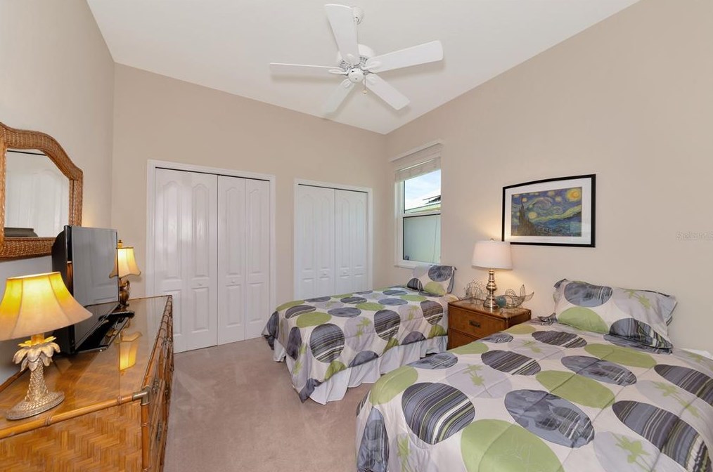 7348 Featherstone Blvd, Sarasota FL 34238-4394 exterior