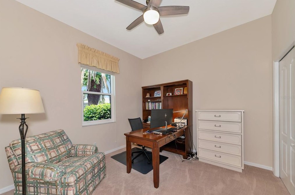 7348 Featherstone Blvd, Sarasota FL 34238-4394 exterior